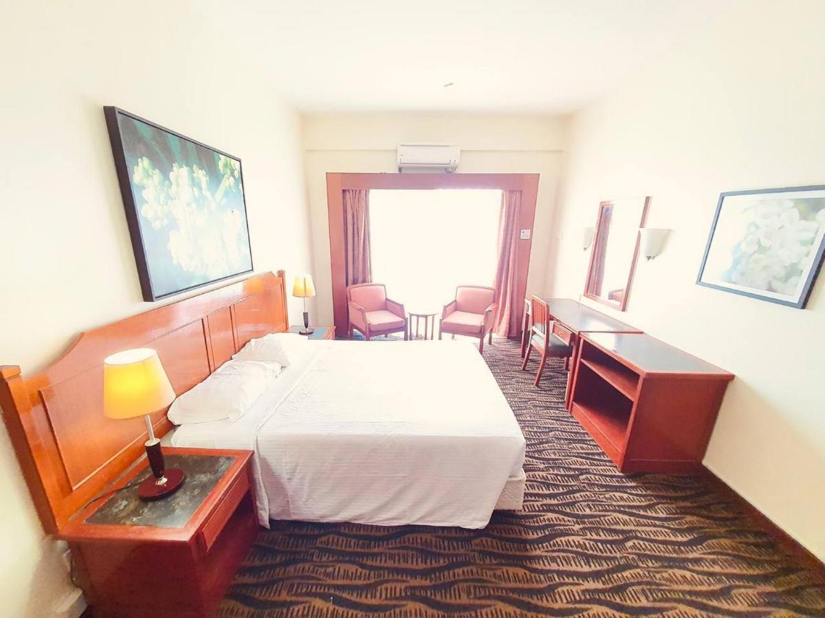 Romantic Couple Suite + Beach-Front Balcony Tanjung Bungah (Penang) Exterior photo