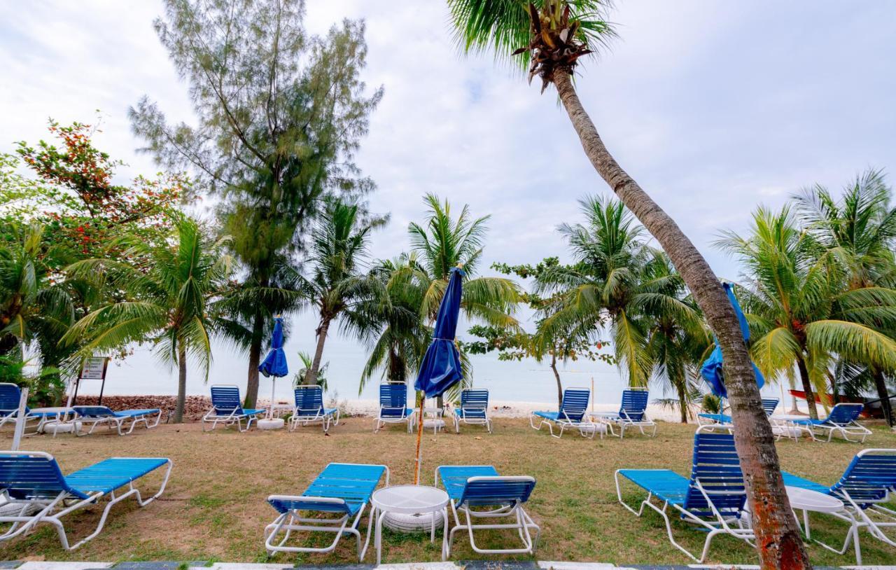 Romantic Couple Suite + Beach-Front Balcony Tanjung Bungah (Penang) Exterior photo