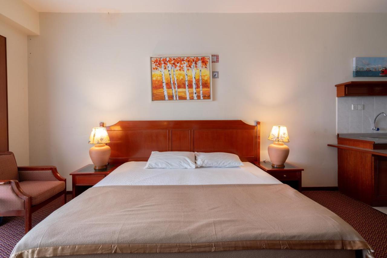 Romantic Couple Suite + Beach-Front Balcony Tanjung Bungah (Penang) Exterior photo