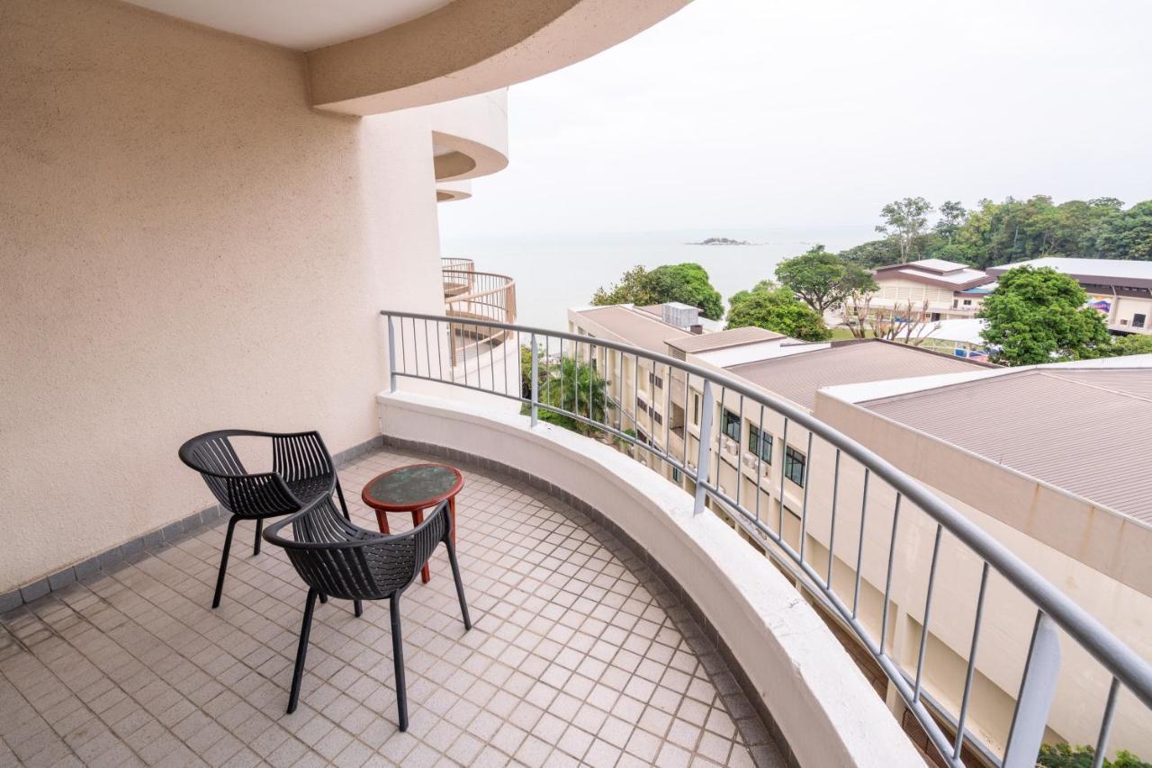Romantic Couple Suite + Beach-Front Balcony Tanjung Bungah (Penang) Exterior photo
