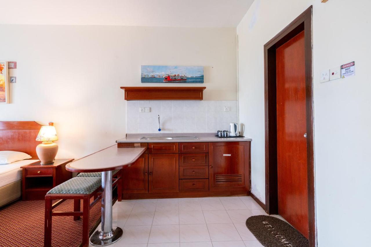Romantic Couple Suite + Beach-Front Balcony Tanjung Bungah (Penang) Exterior photo
