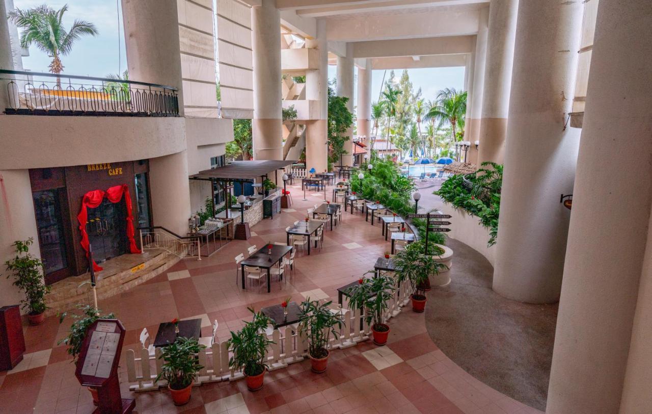 Romantic Couple Suite + Beach-Front Balcony Tanjung Bungah (Penang) Exterior photo