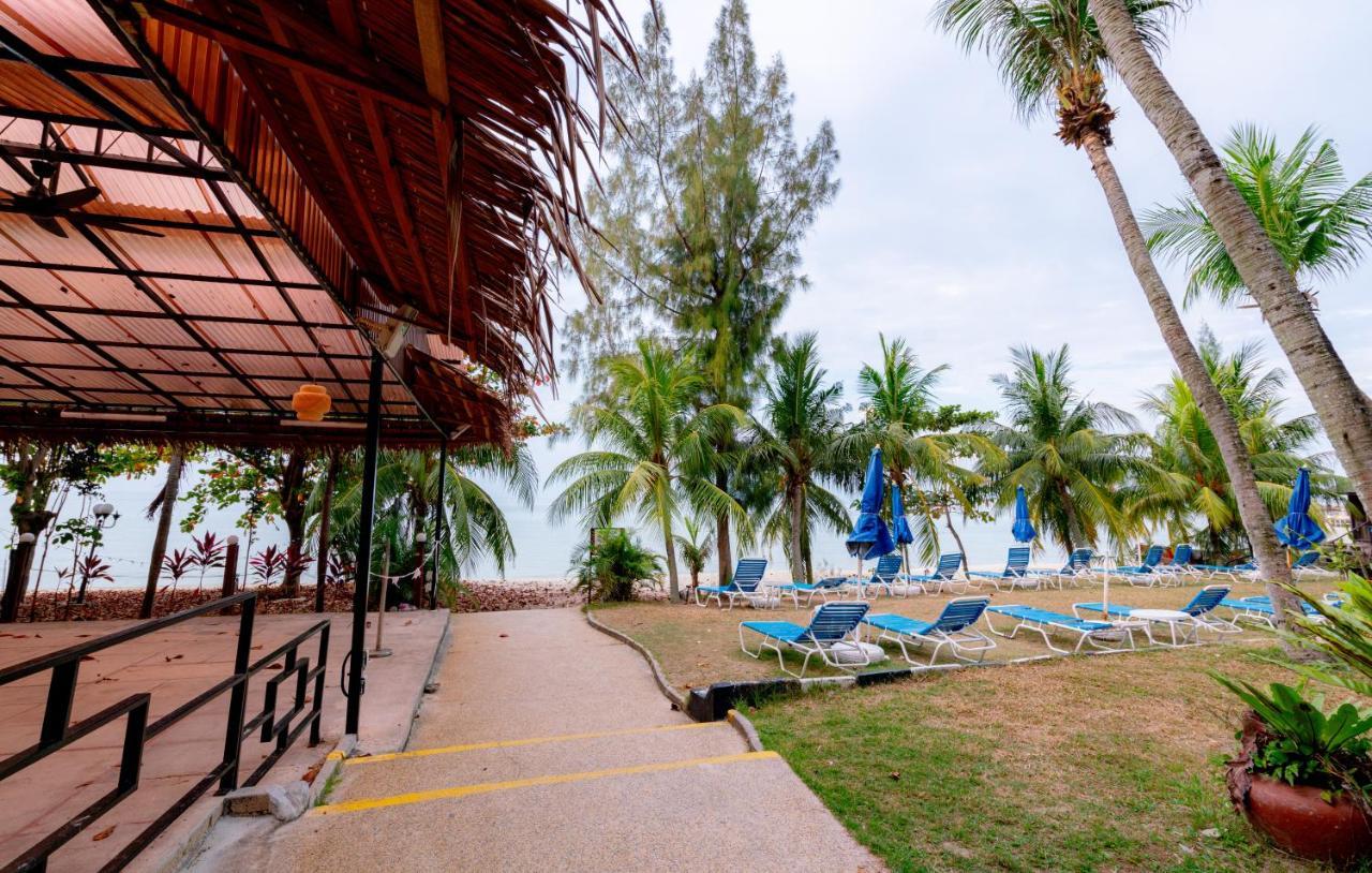 Romantic Couple Suite + Beach-Front Balcony Tanjung Bungah (Penang) Exterior photo