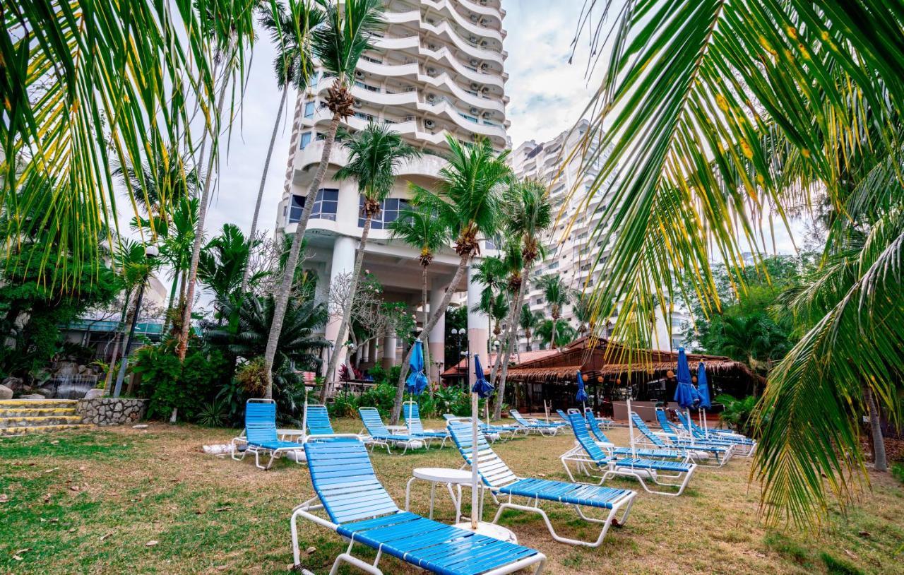Romantic Couple Suite + Beach-Front Balcony Tanjung Bungah (Penang) Exterior photo